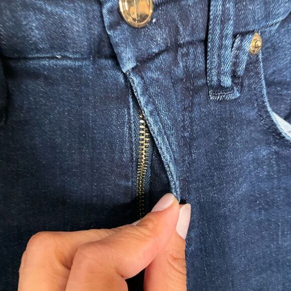 Good American Skinny Jeans - Picture 5 of 9